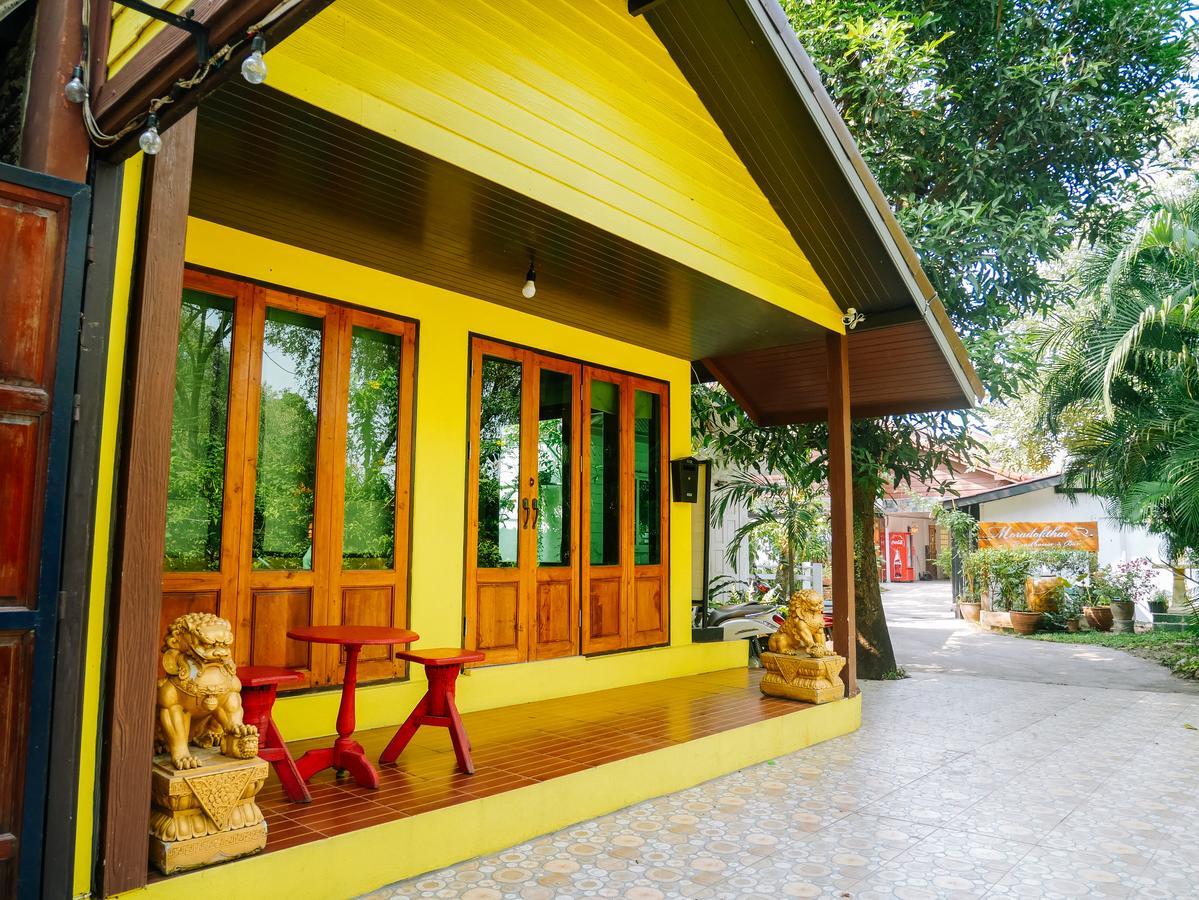 Moradok Thai Guesthouse فرا ناخون سي أيوتثايا المظهر الخارجي الصورة